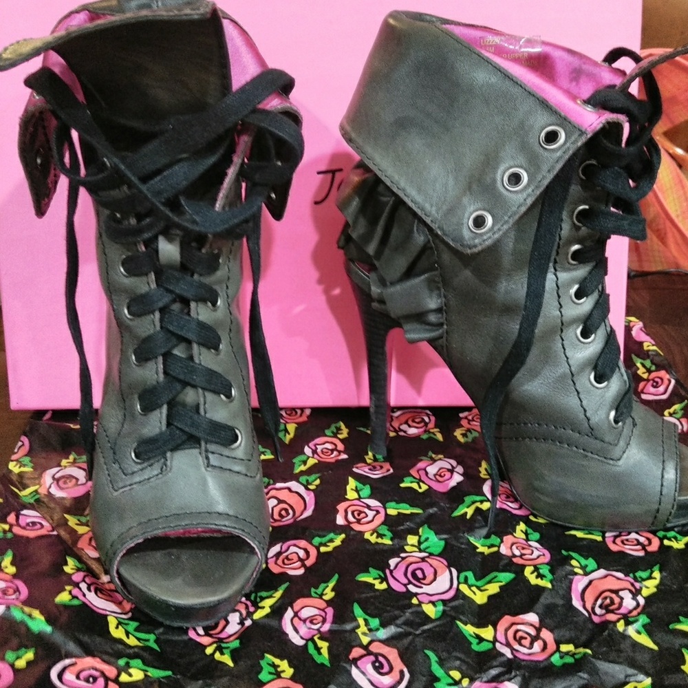 Betsey Johnson COMBAT BOOT W/ heel